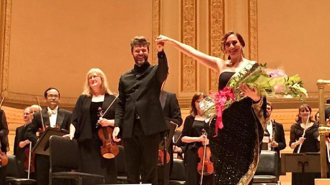 Pablo Heras-Casado y Marina Heredia saludan tras el concierto en el Carnegie Hall