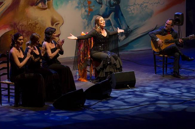 Marina Heredia durante su actuación en la Gala Inaugural de los Mundiales de Sierra Nevada 2017'
